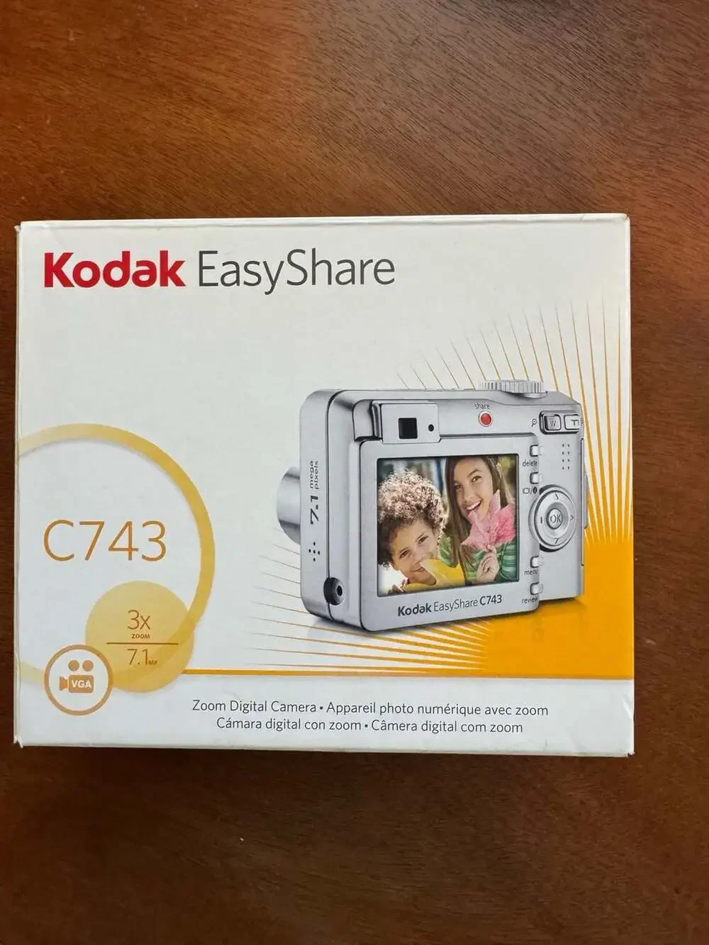 New Kodak EasyShare C743 7.1MP Zoom Digital Camera in Original Box with Accessor